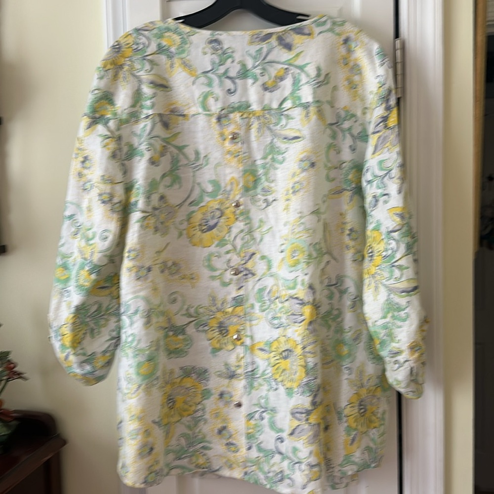 JM top. Excellent condition. - Picture 2 of 3